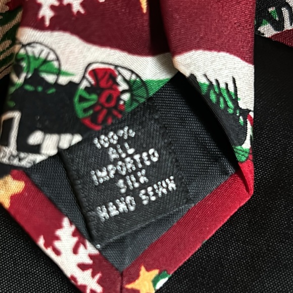 New Mulberry Neckwear Custom Wells Fargo 100% Silk Men’s Holiday Neck Tie - Picture 7 of 9